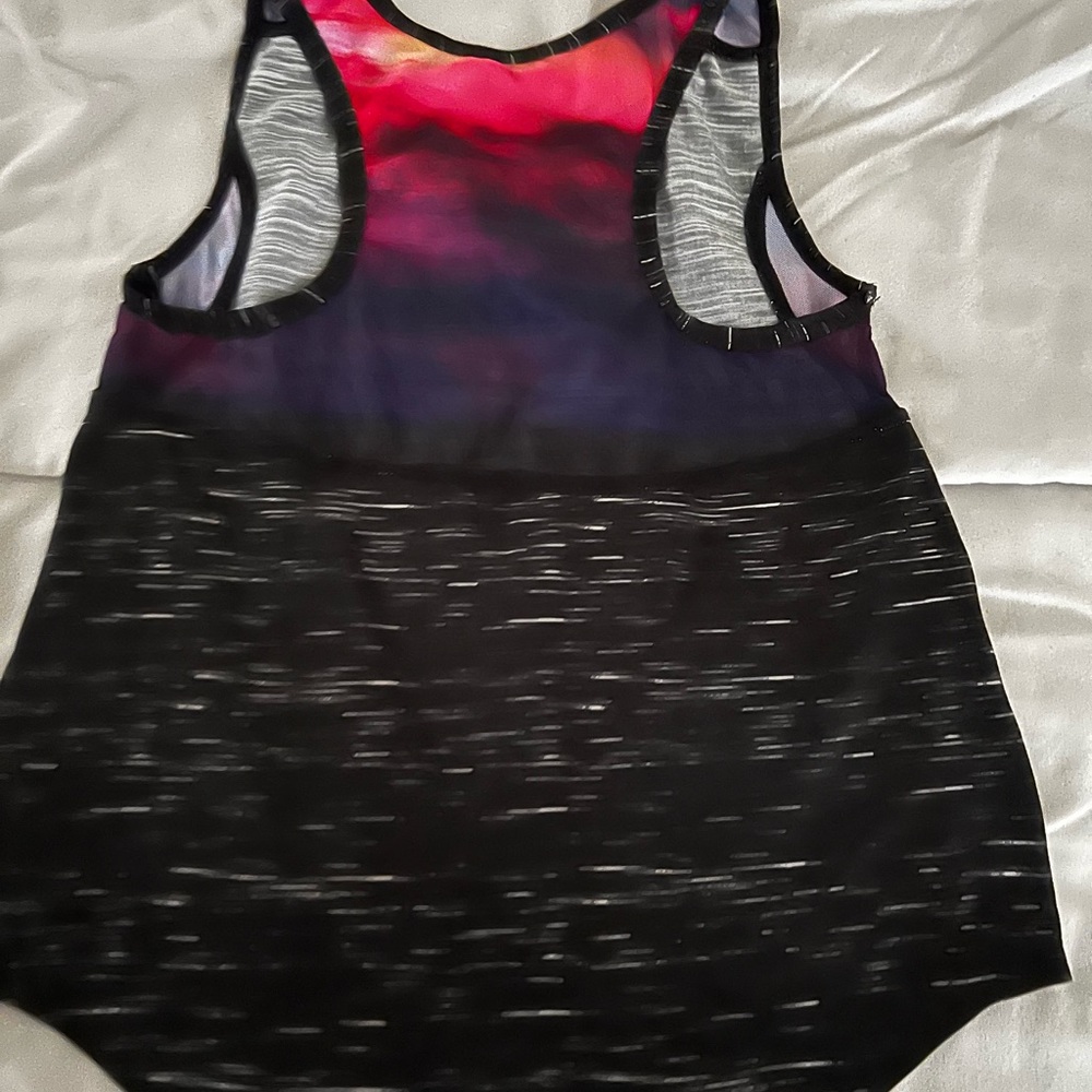 Girls top.